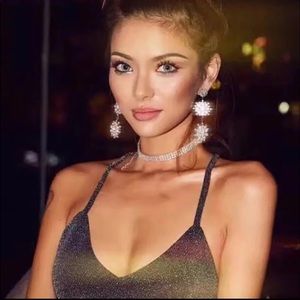 Swarovski style diamond choker